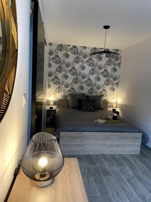 Bel Appartement Sur Cour Plein Centre Ville Et Parking 물랭 외부 사진