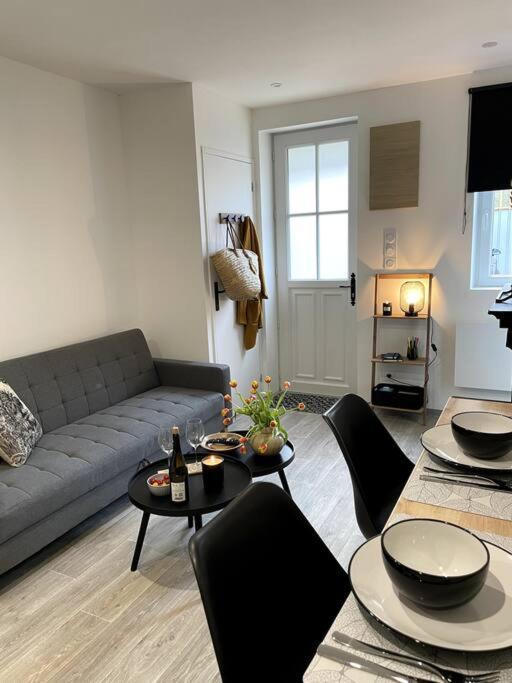 Bel Appartement Sur Cour Plein Centre Ville Et Parking 물랭 외부 사진